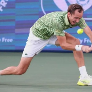 开云app下载-中东局势紧张！多位网球名将被困，前世界第一恐无缘第五大满贯