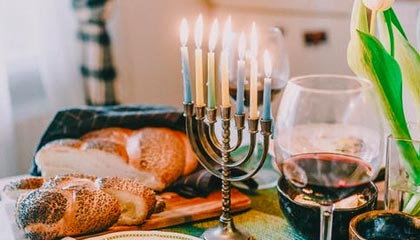 詹姆斯回答小球迷提问，爆梗“Taco Tuesday”引台下一片欢呼